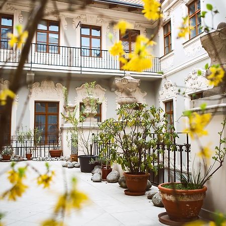 Hotel U Zlateho Jelena Prague Ngoại thất bức ảnh