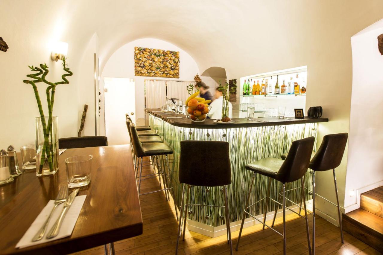 Hotel U Zlateho Jelena Prague Ngoại thất bức ảnh