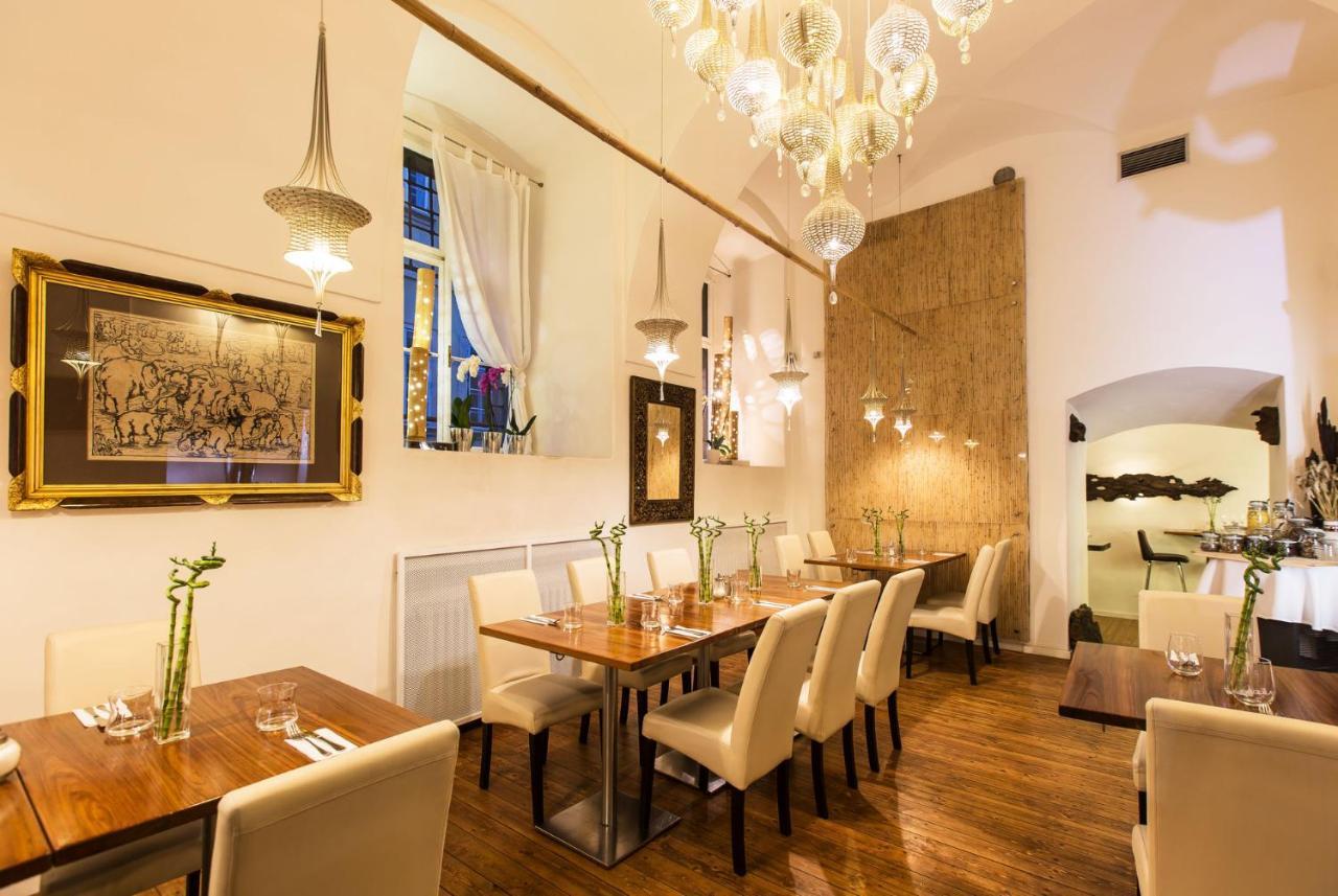 Hotel U Zlateho Jelena Prague Ngoại thất bức ảnh