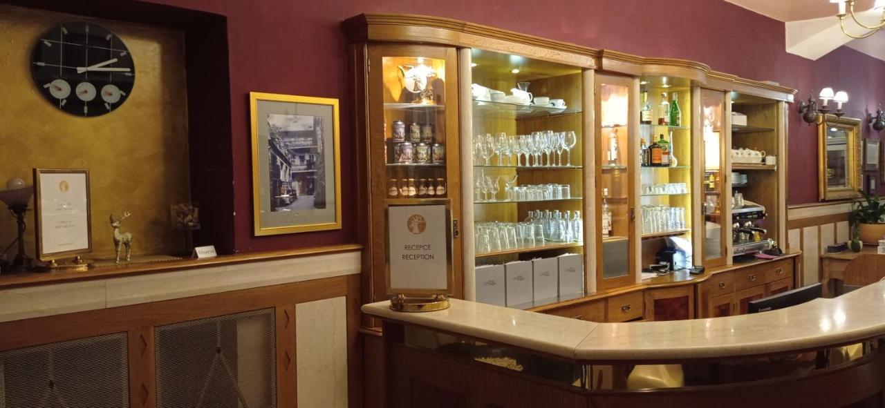 Hotel U Zlateho Jelena Prague Ngoại thất bức ảnh