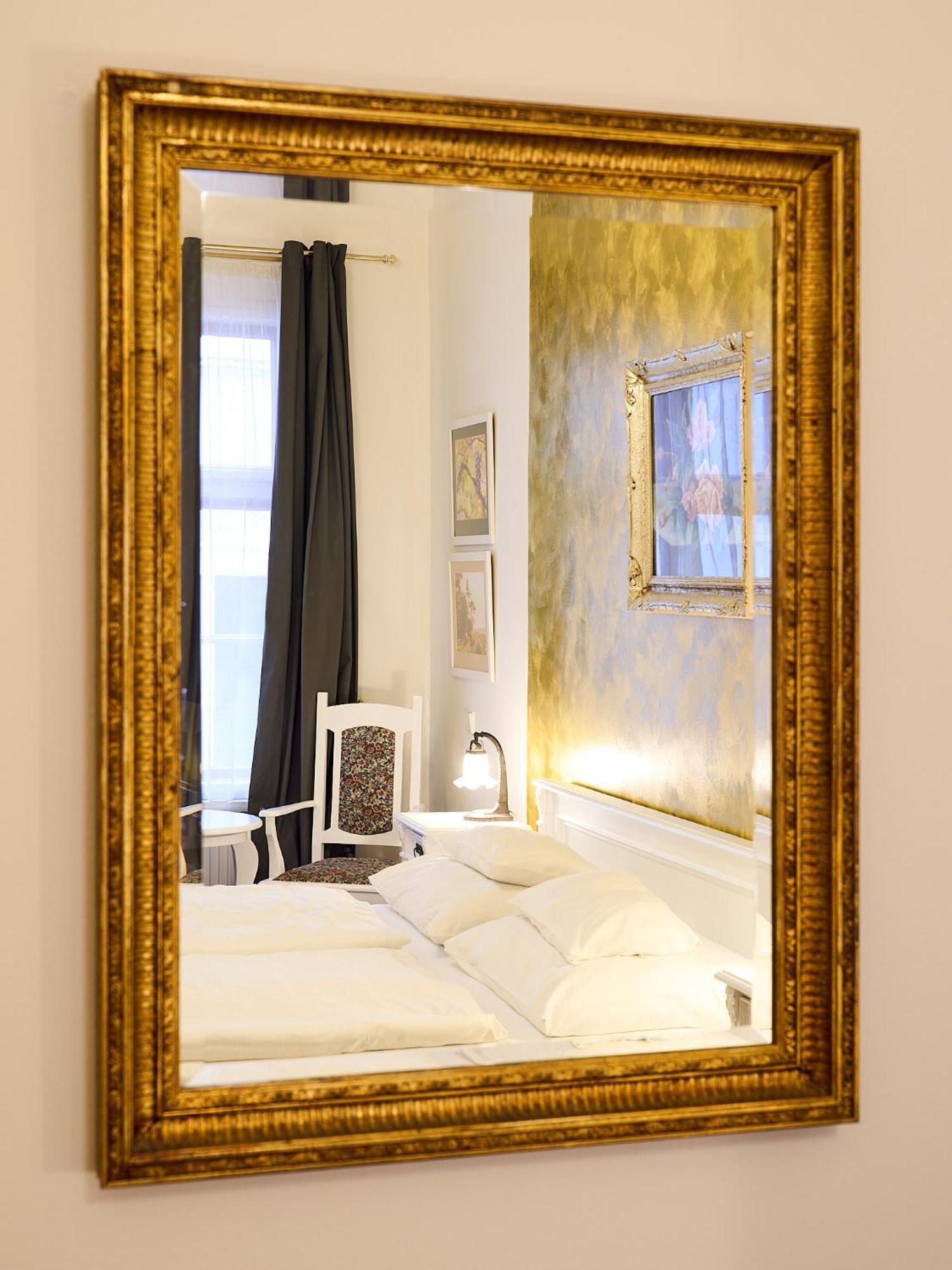 Hotel U Zlateho Jelena Prague Ngoại thất bức ảnh