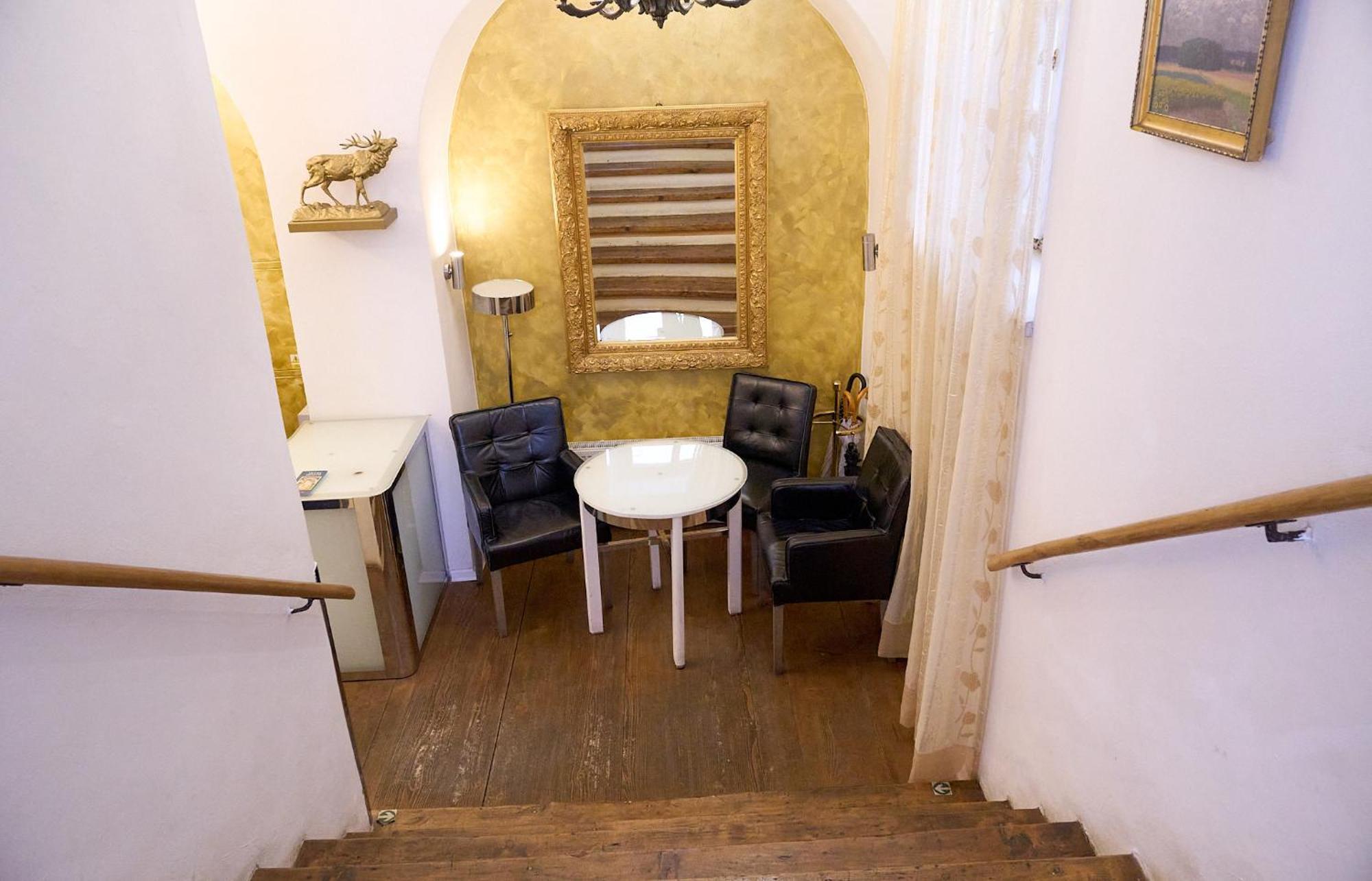 Hotel U Zlateho Jelena Prague Ngoại thất bức ảnh