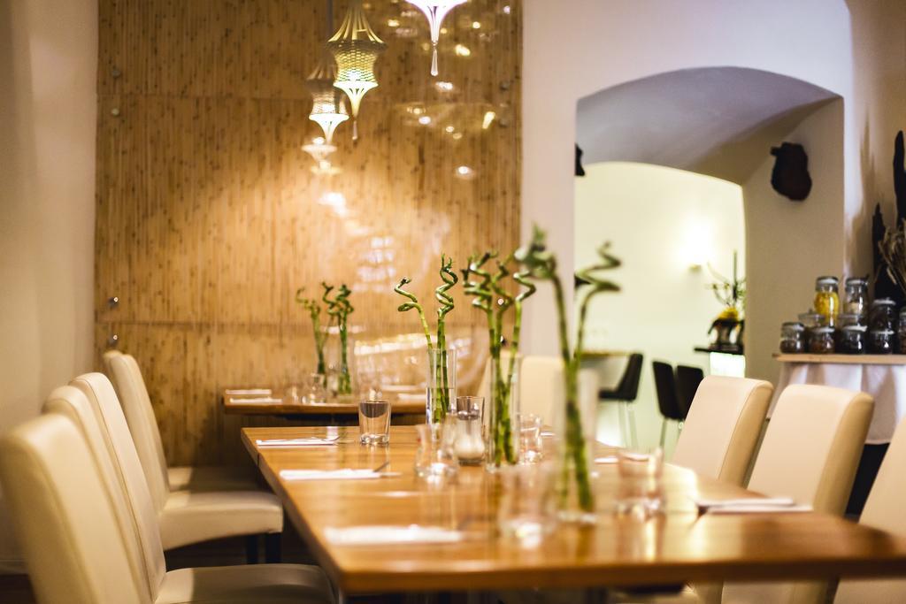 Hotel U Zlateho Jelena Prague Ngoại thất bức ảnh