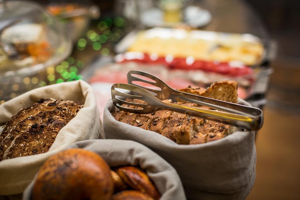 Hotel U Zlateho Jelena Prague Ngoại thất bức ảnh